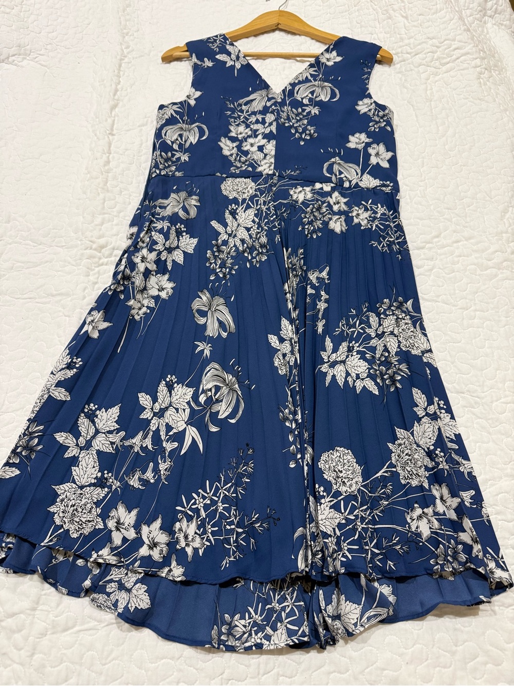 Banana republic size 10 floral dress - Picture 4 of 5